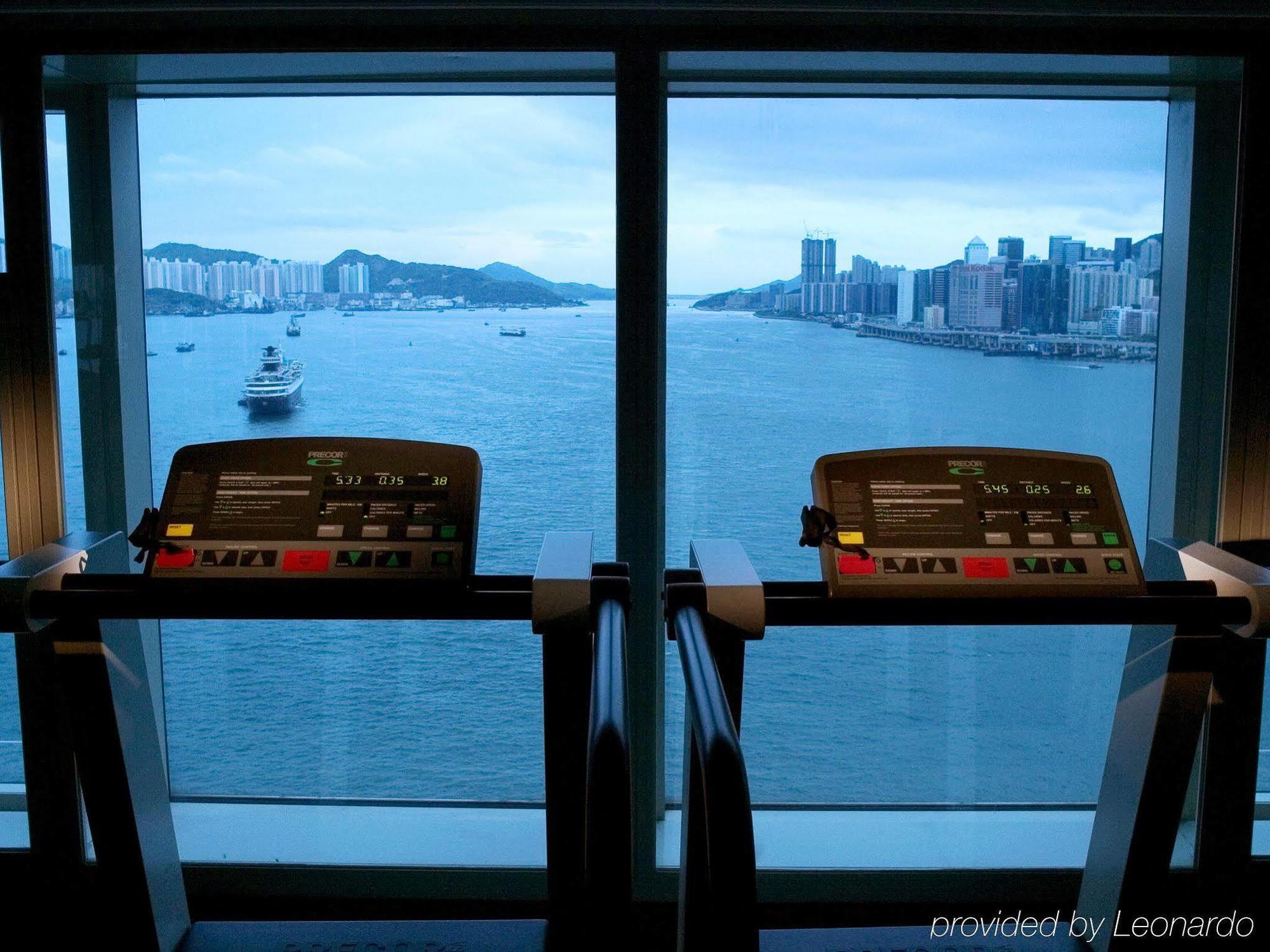 Harbour Grand Kowloon Hotel Hongkong Faciliteter billede The gym at the hotel